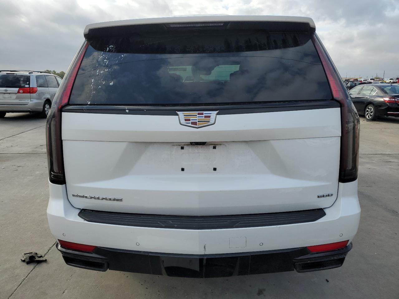 2021 Cadillac Escalade - Image 6