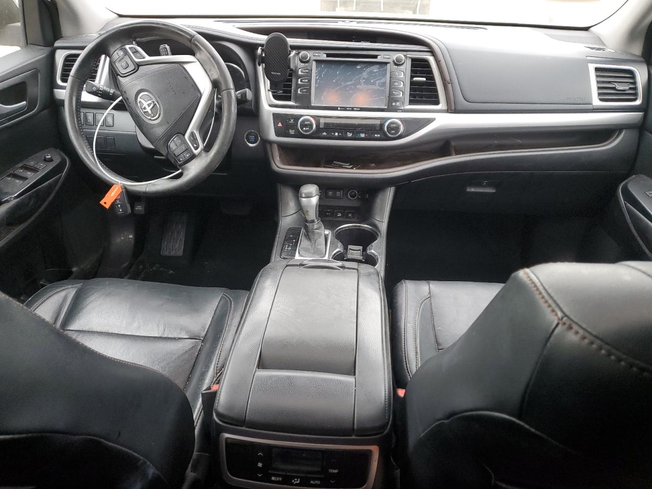 2017 Toyota Highlander - Image 8
