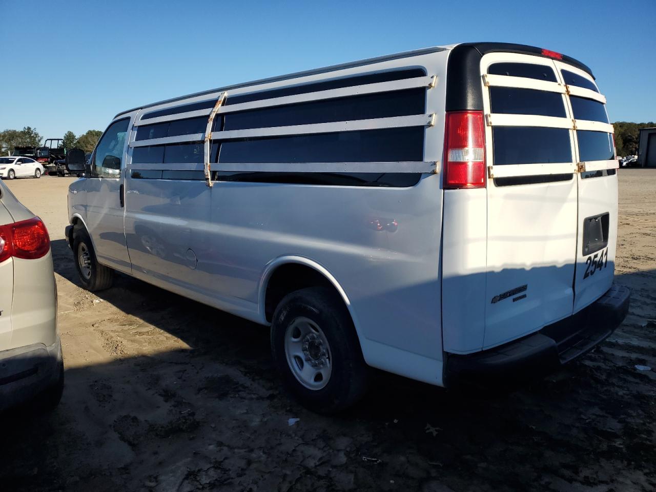 VIN 1GAZGNFG6G1254667 2016 CHEVROLET EXPRESS no.2