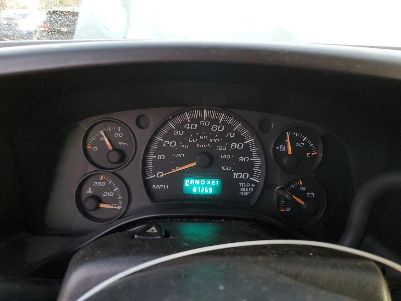 2003 Chevrolet Express - Image 9