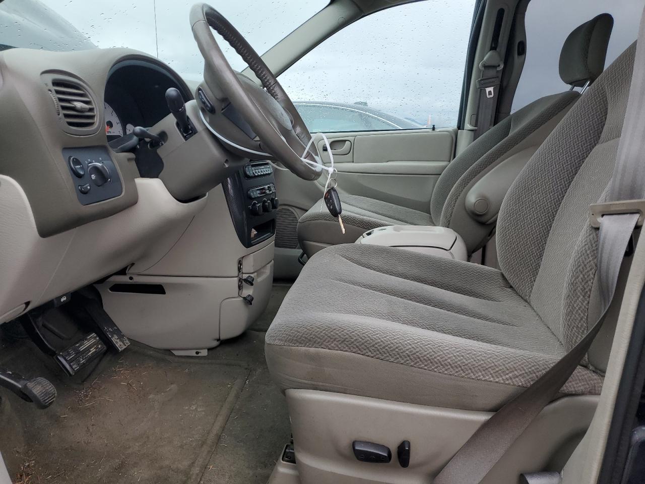 2005 Dodge Caravan - Image 7