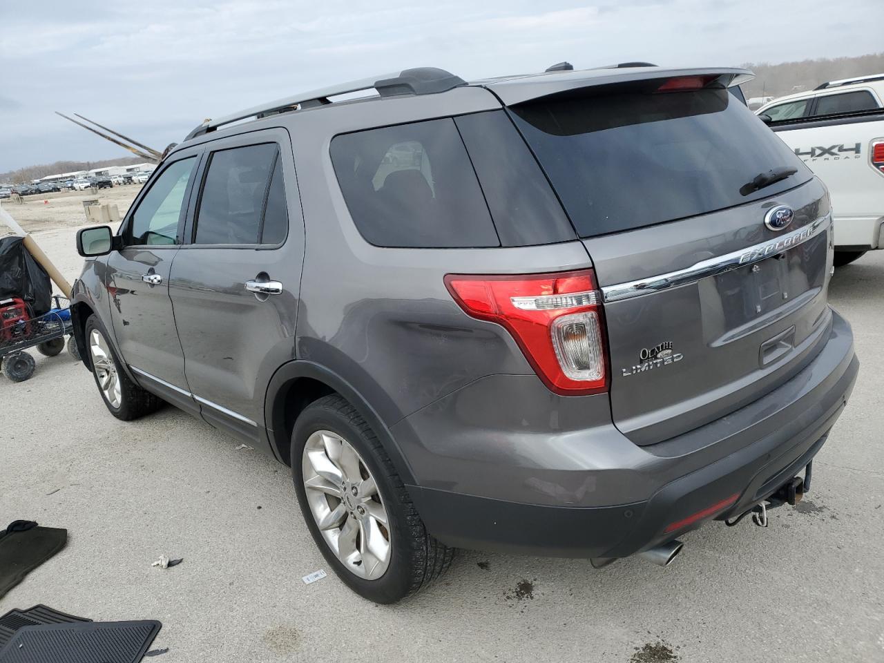 2014 Ford Explorer - Image 2