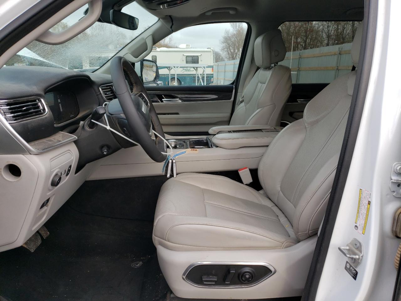 2022 Jeep Grand Wagoneer - Image 7