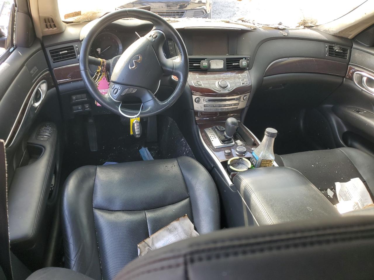 2016 Infiniti Q70 - Image 8
