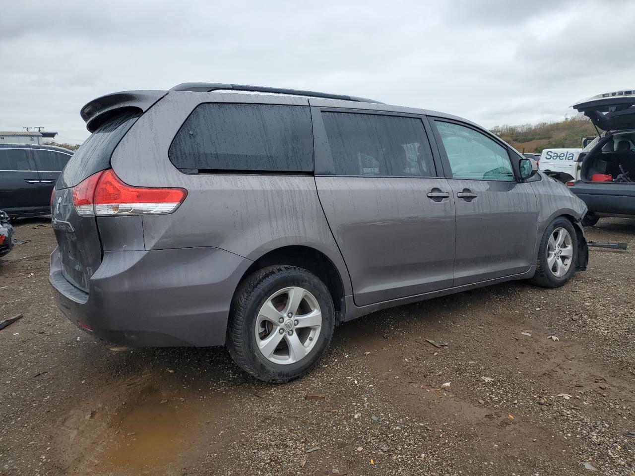 2013 Toyota Sienna - Image 3