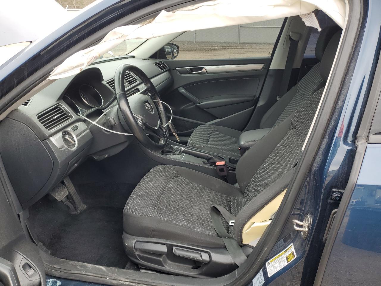2018 Volkswagen Passat - Image 7