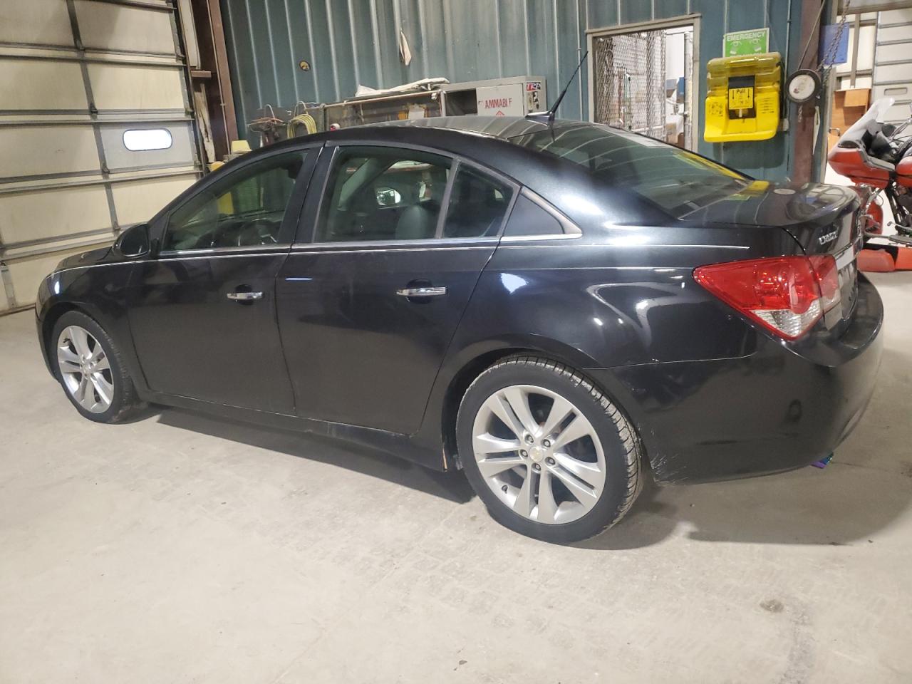2011 Chevrolet Cruze - Image 2