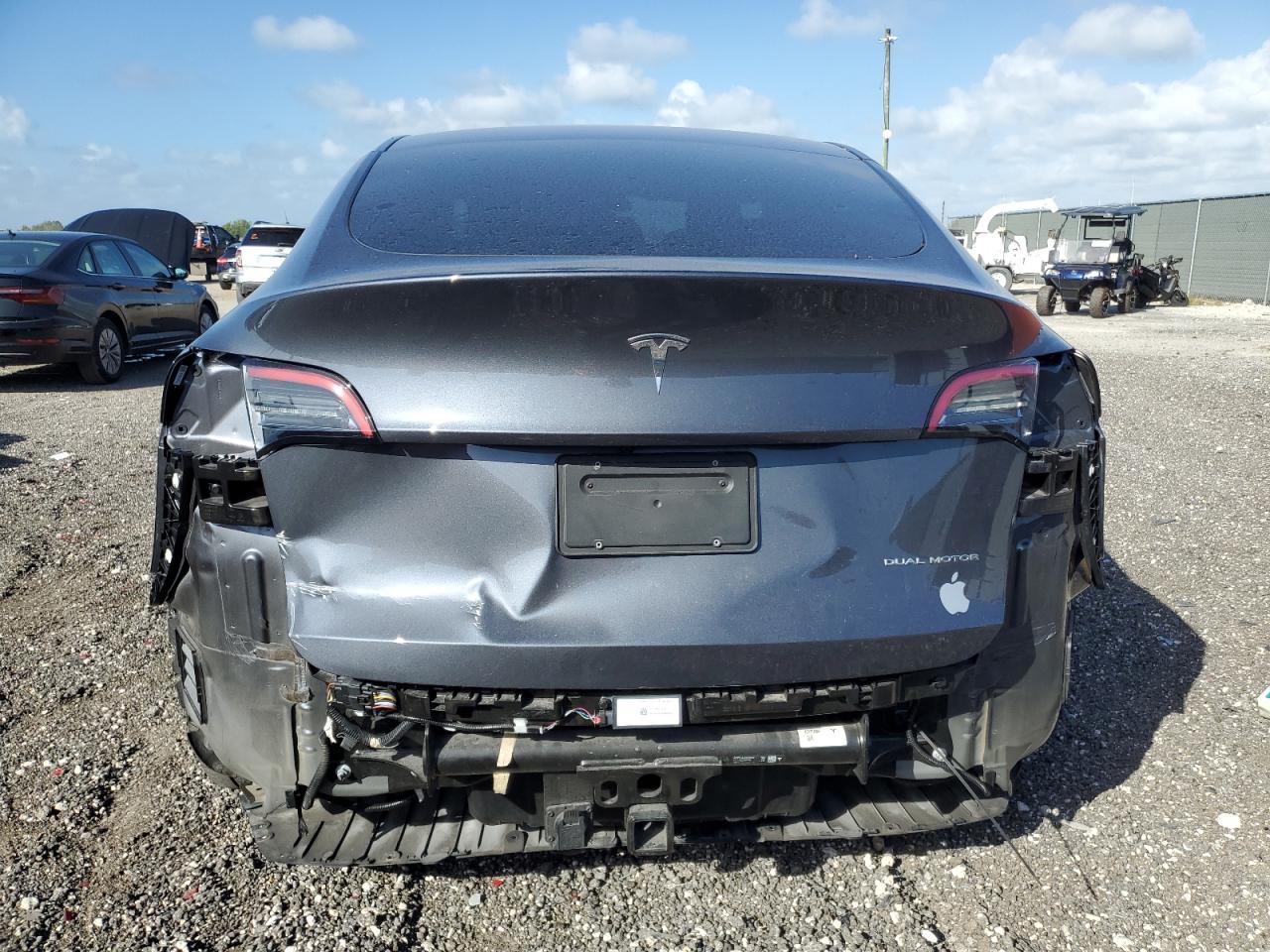 VIN 7SAYGDEE1NF431856 2022 TESLA MODEL Y no.6