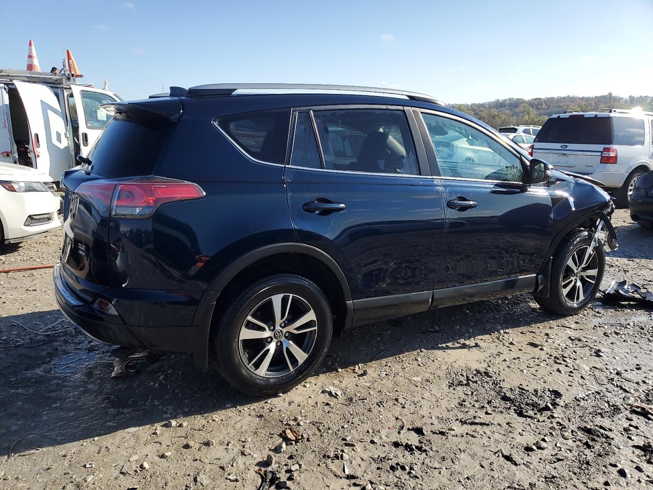 2017 Toyota RAV 4 - Image 3