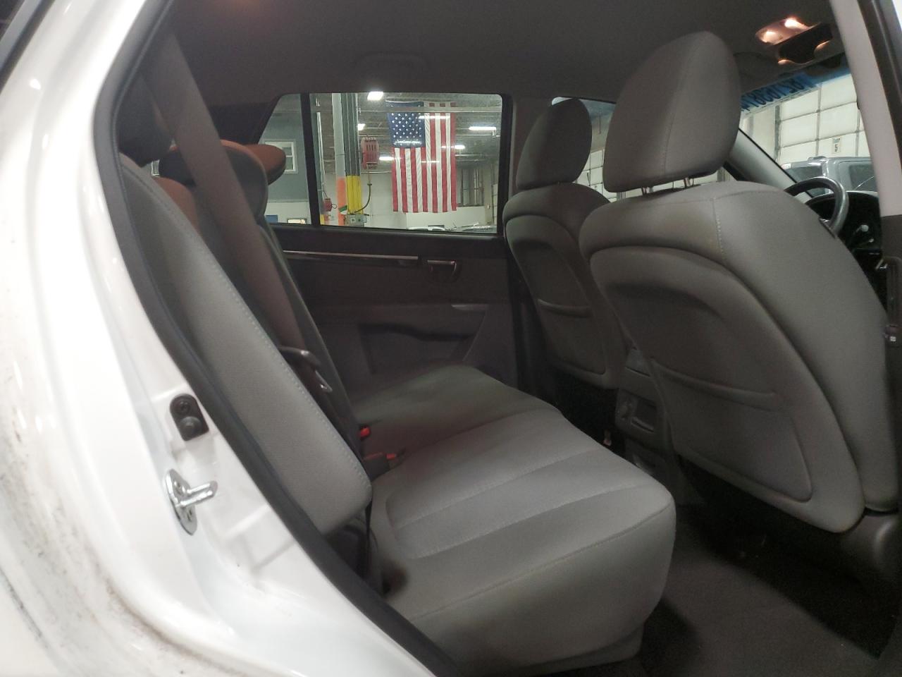 2012 Hyundai Santa Fe - Image 11