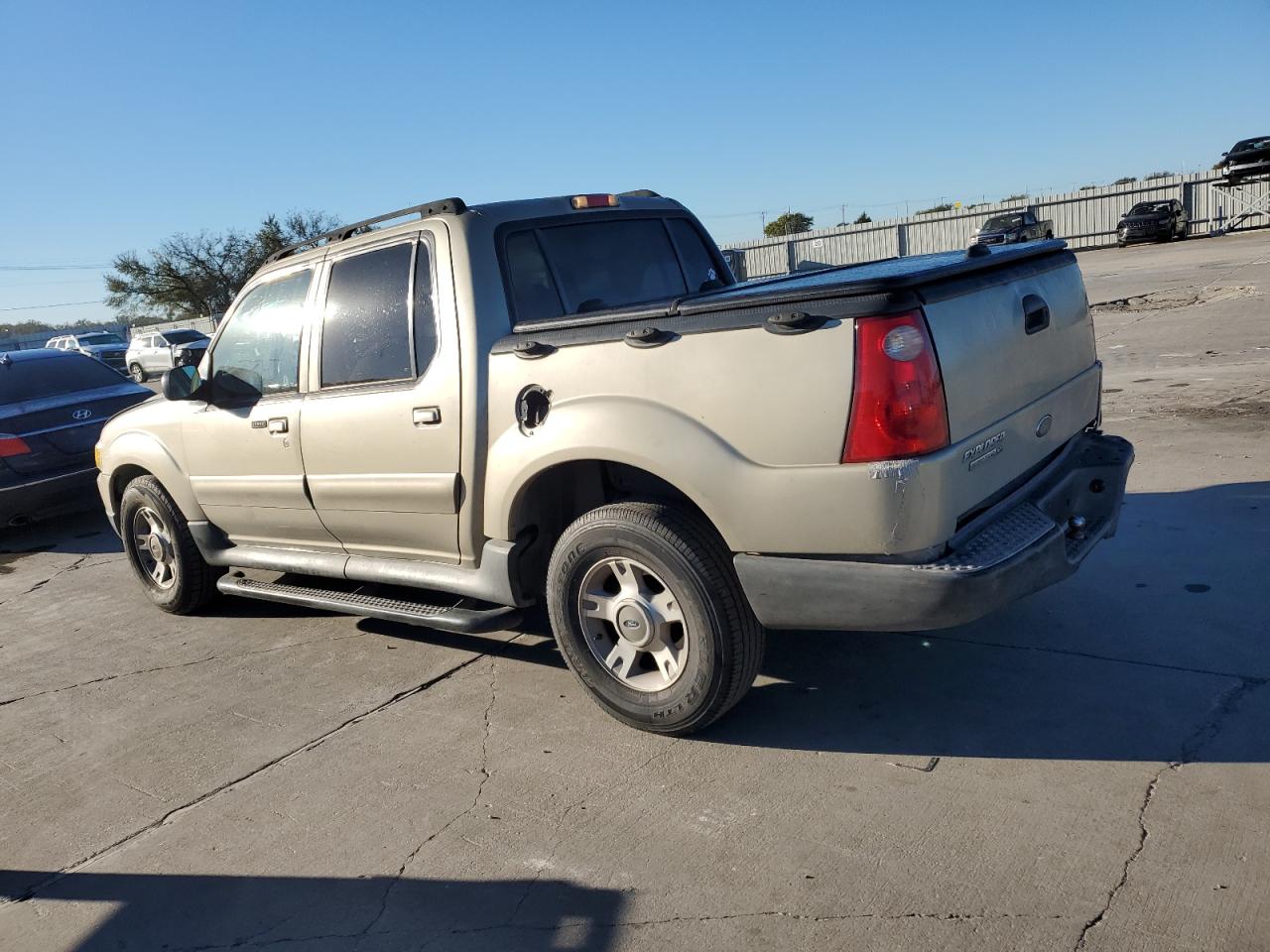 2004 Ford Explorer Sport Trac VIN: 1FMZU67K24UB16185 Lot: 80991864