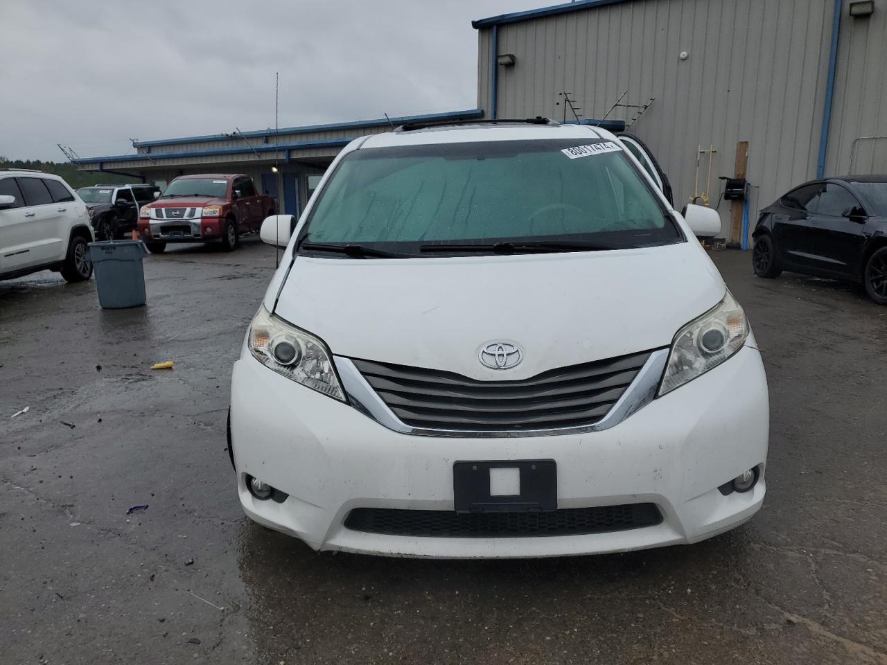 VIN 5TDYK3DC8DS395020 2013 TOYOTA All Models no.5