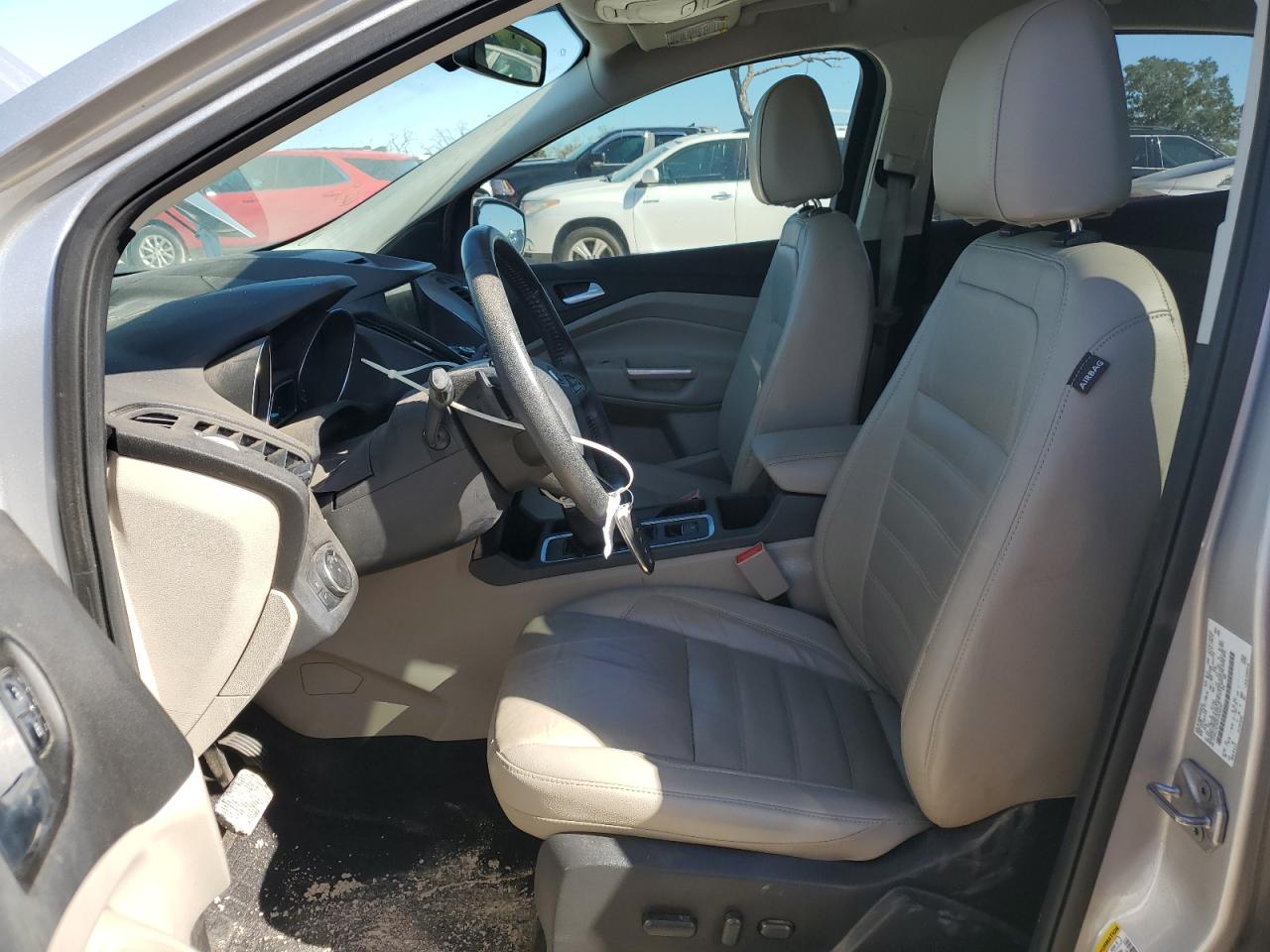 VIN 1FMCU0J97HUE94047 2017 FORD ESCAPE no.7