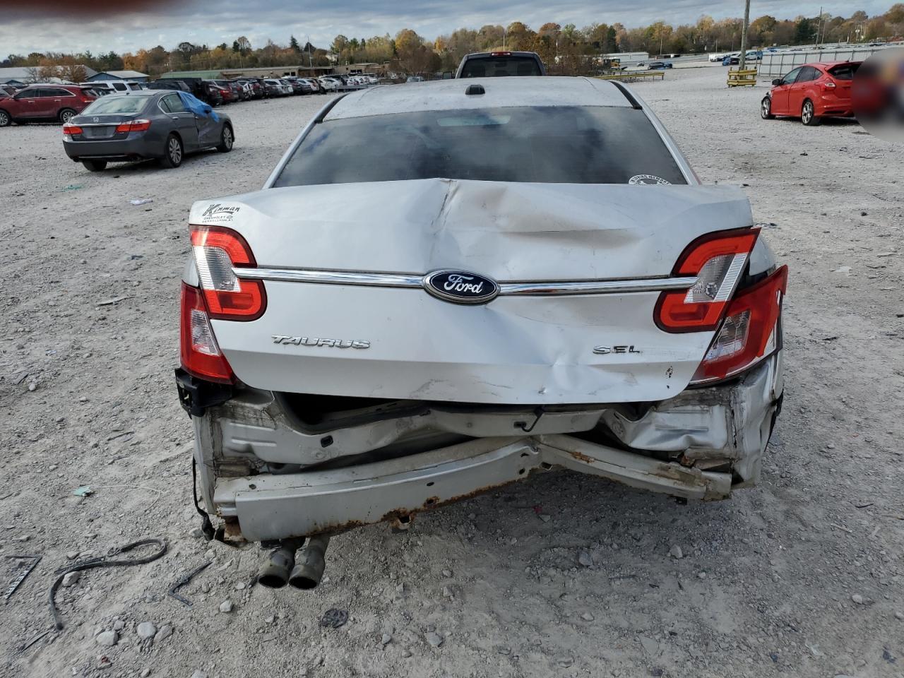 2011 Ford Taurus - Image 6