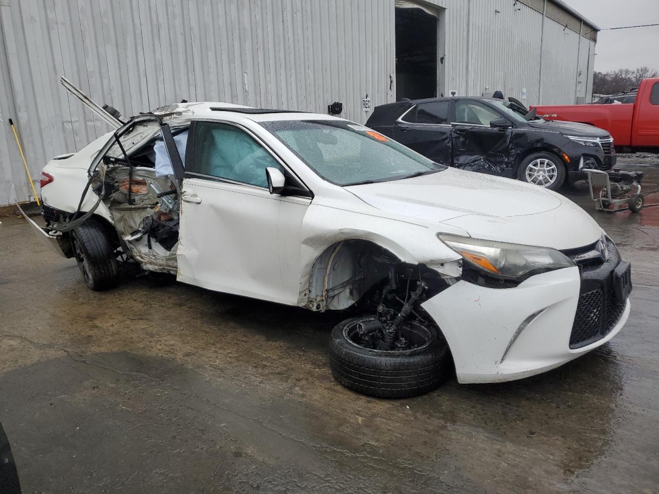 2015 Toyota Camry - Image 4