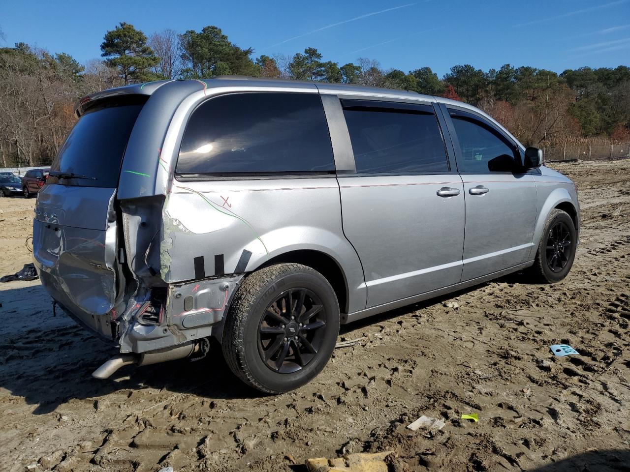 2019 Dodge Caravan - Image 3