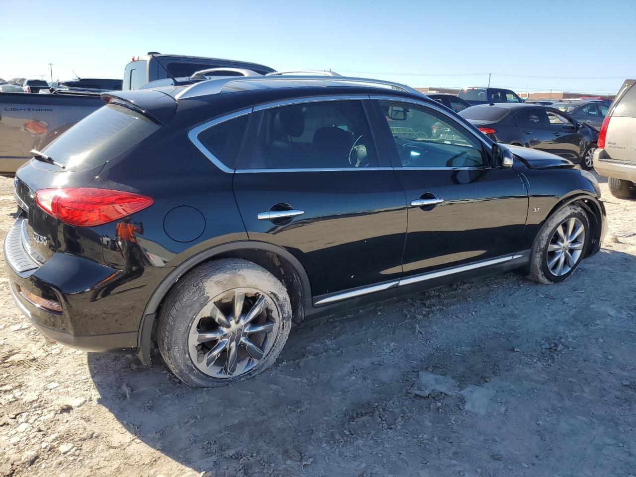 2017 Infiniti QX50 - Image 3