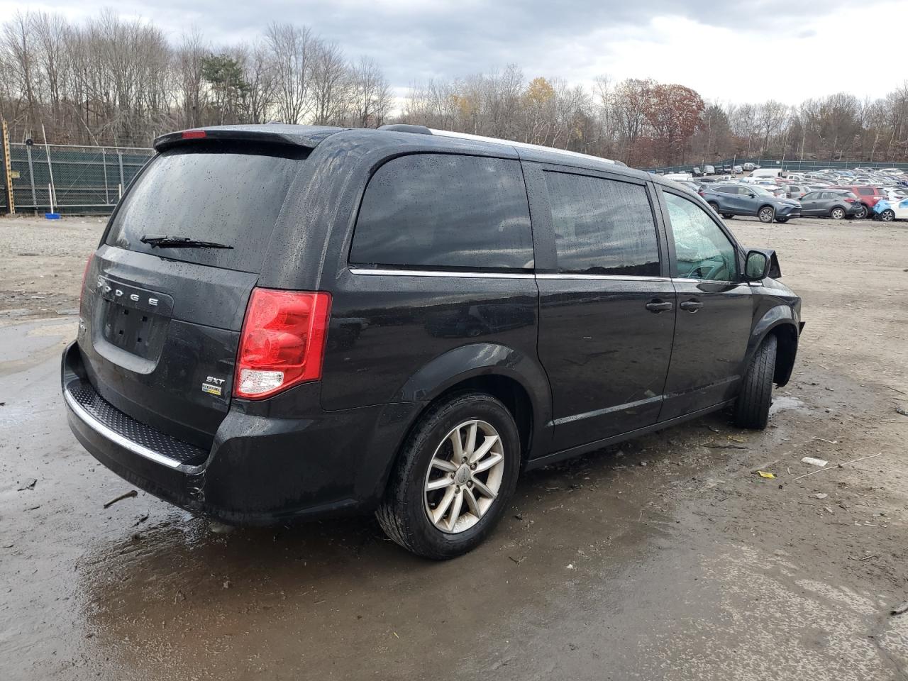 2019 Dodge Caravan - Image 3