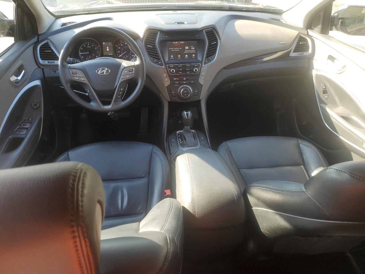 2018 Hyundai Santa Fe - Image 8