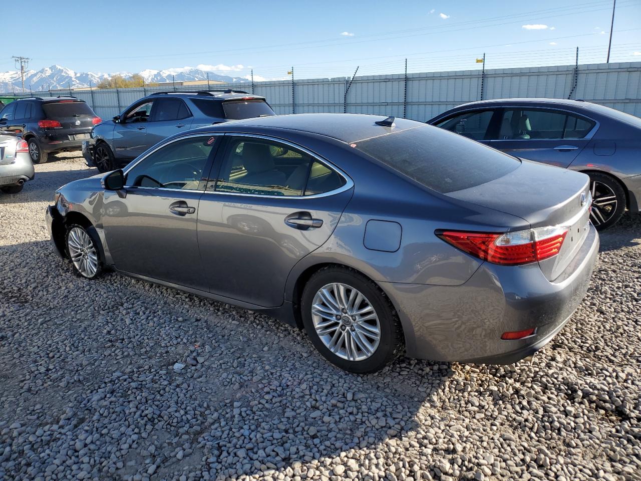 2014 Lexus ES - Image 2