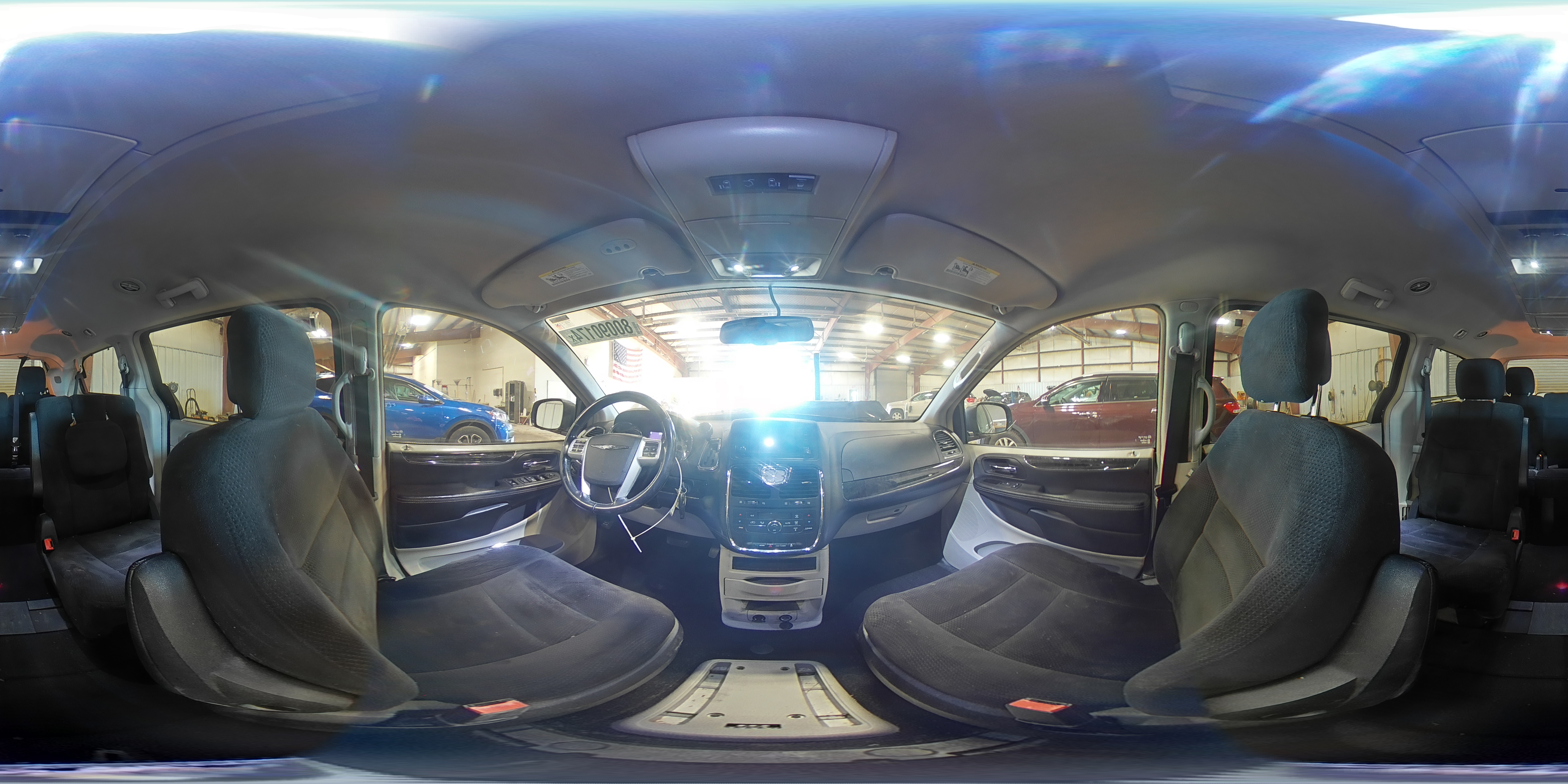 2014 Chrysler Town & Country - Image 15