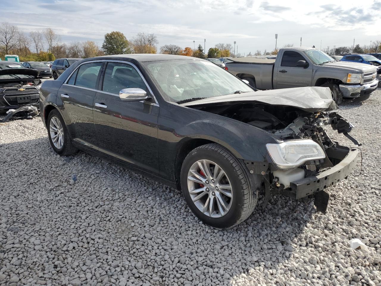 2017 Chrysler 300 - Image 4