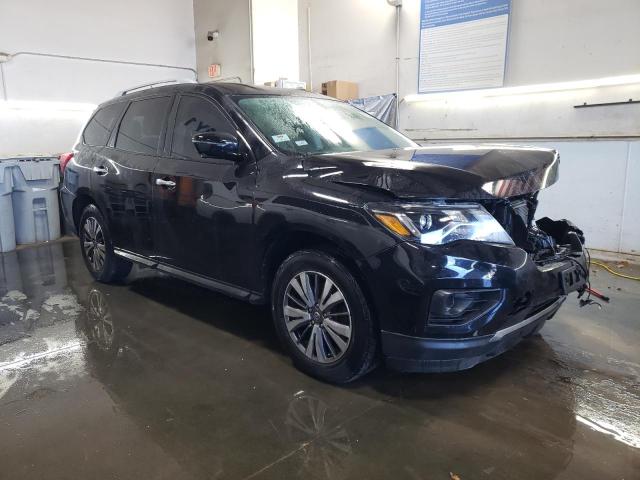  NISSAN PATHFINDER 2017 Czarny