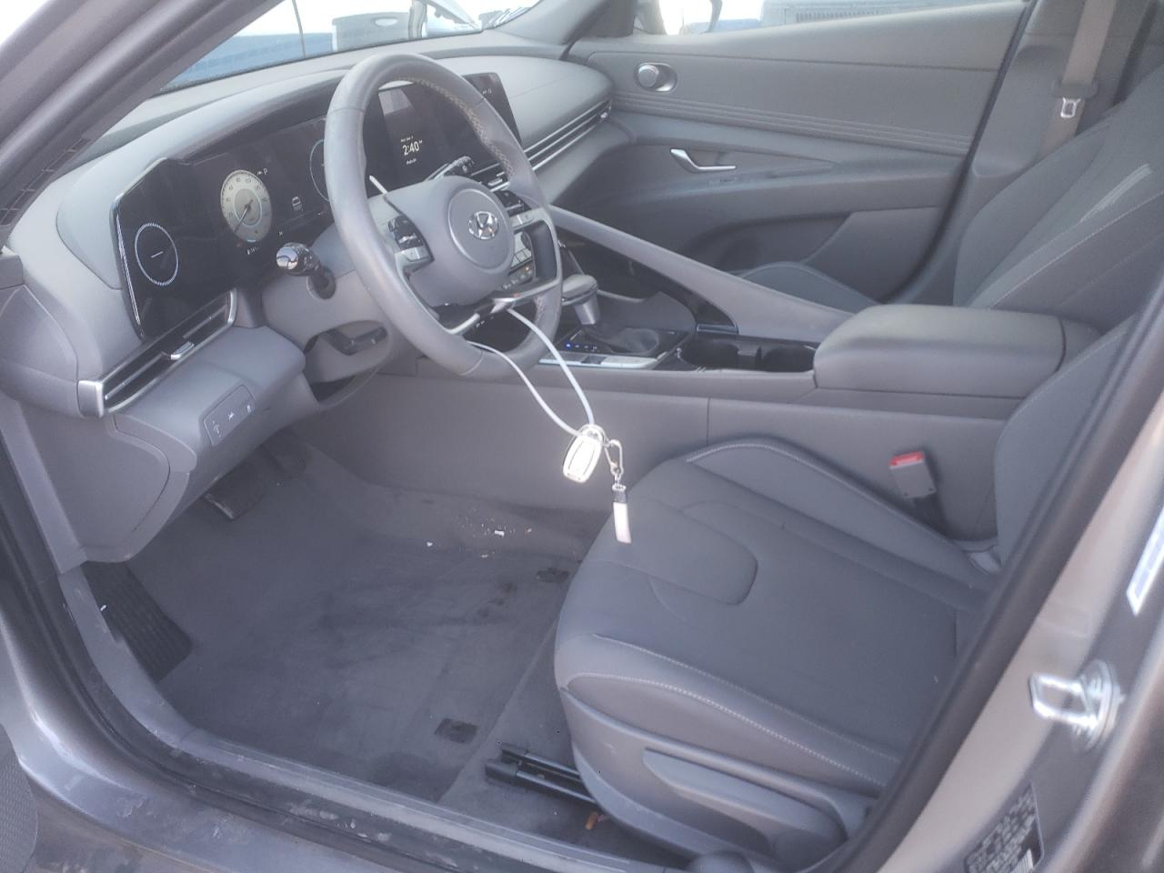 2023 Hyundai Elantra - Image 7