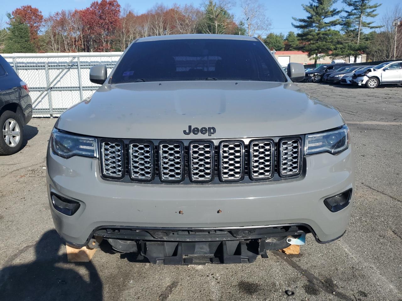 2020 Jeep Grand Cherokee - Image 5