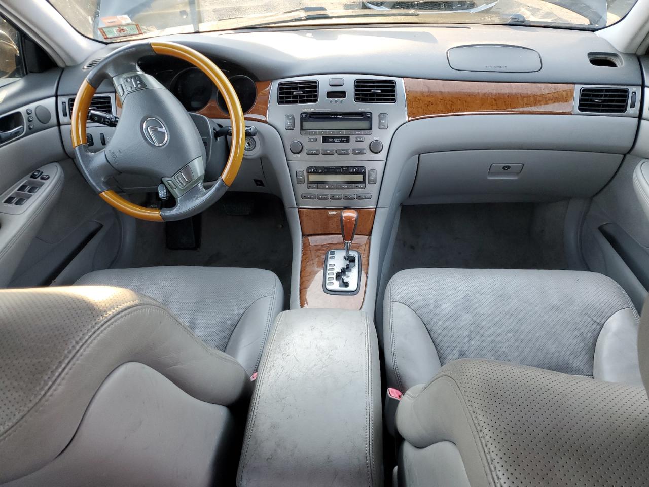 2005 Lexus ES - Image 8