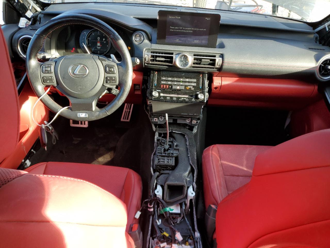 2022 Lexus IS - Image 8