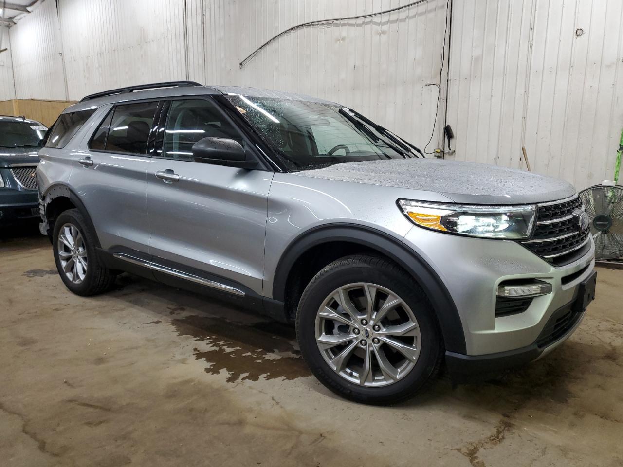 2023 Ford Explorer - Image 4