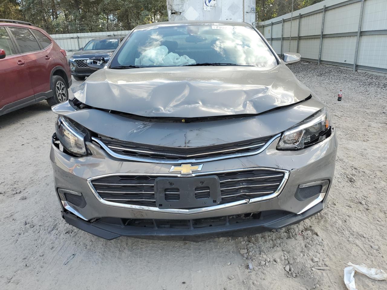 2017 Chevrolet Malibu - Image 5