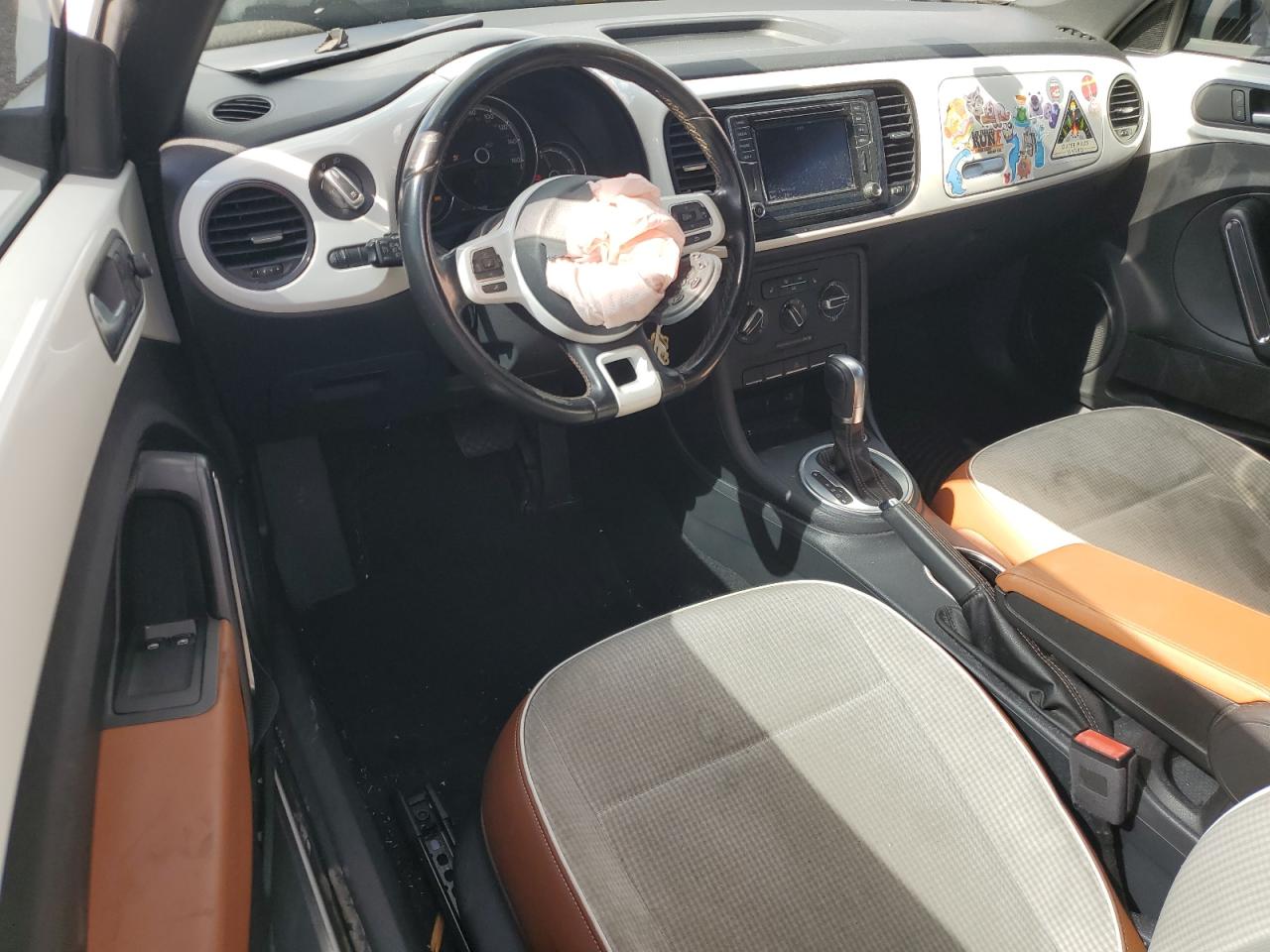 2017 Volkswagen Beetle - Image 8