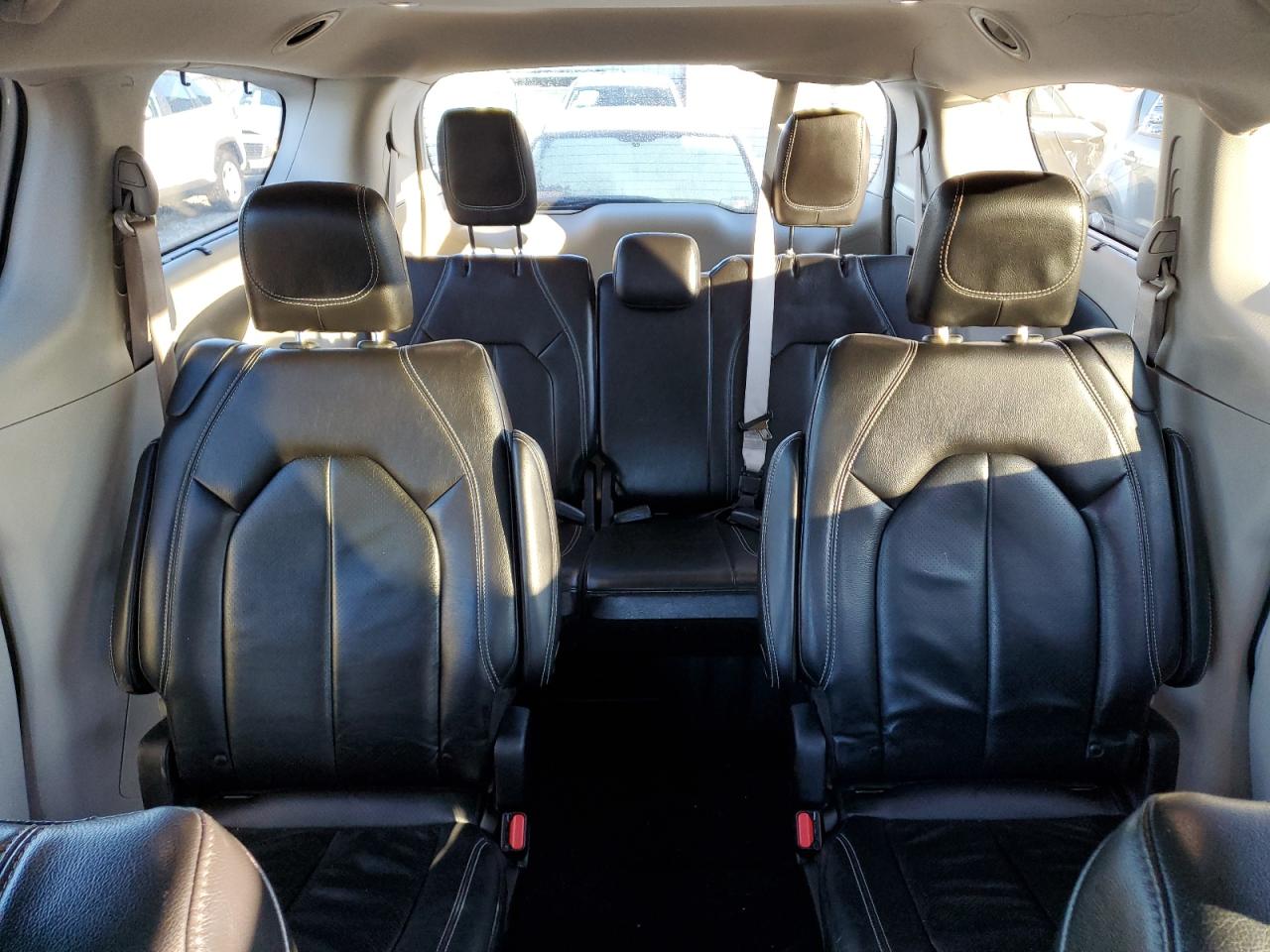 2022 Chrysler Pacifica - Image 10