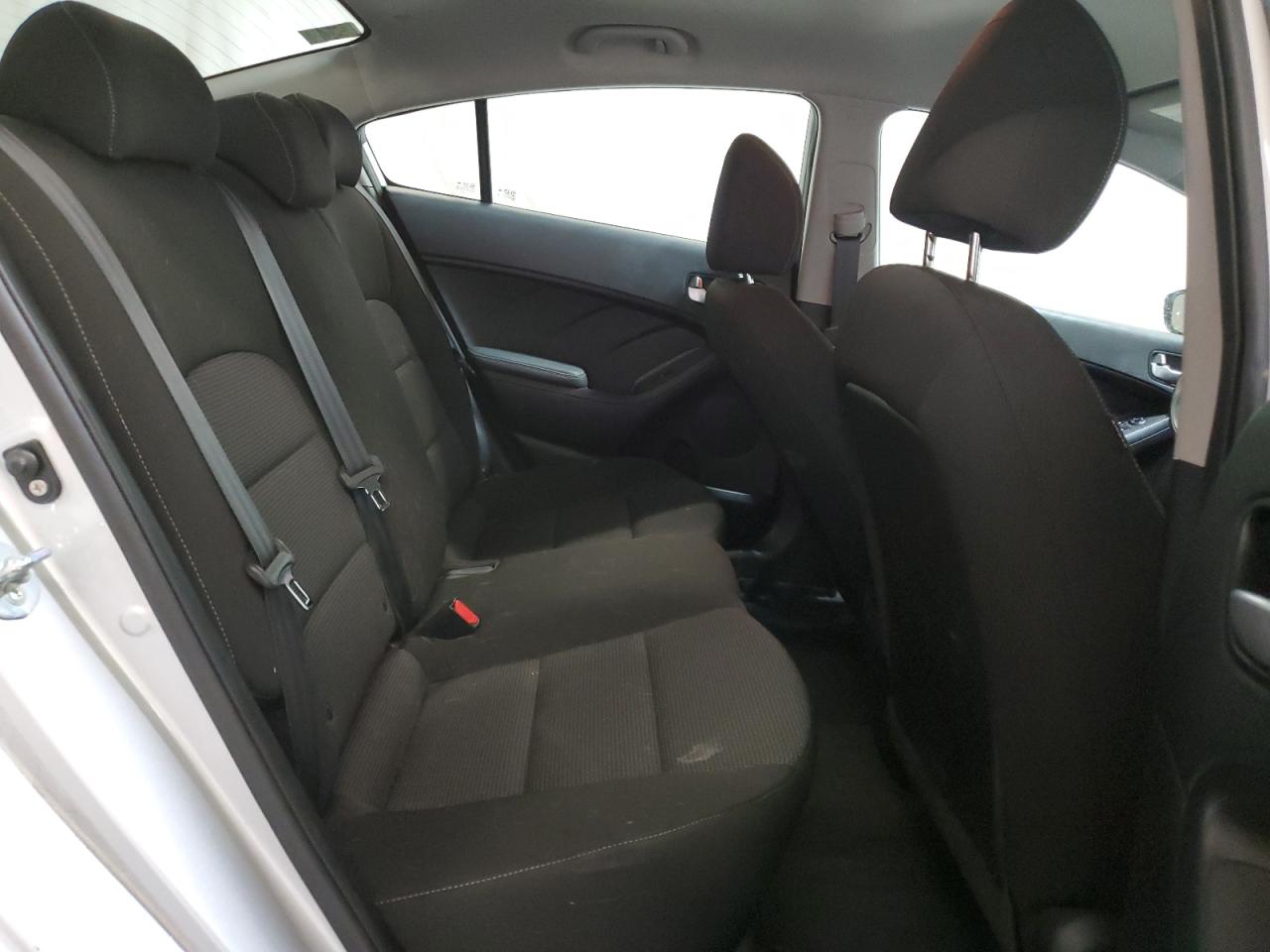 2017 Kia Forte - Image 10