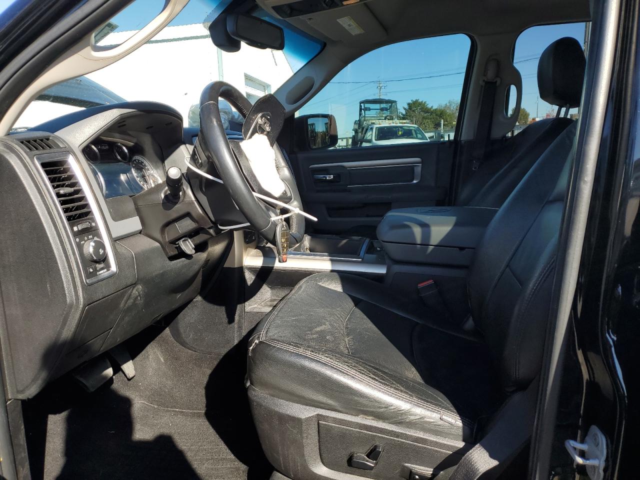 2014 RAM 1500 - Image 7