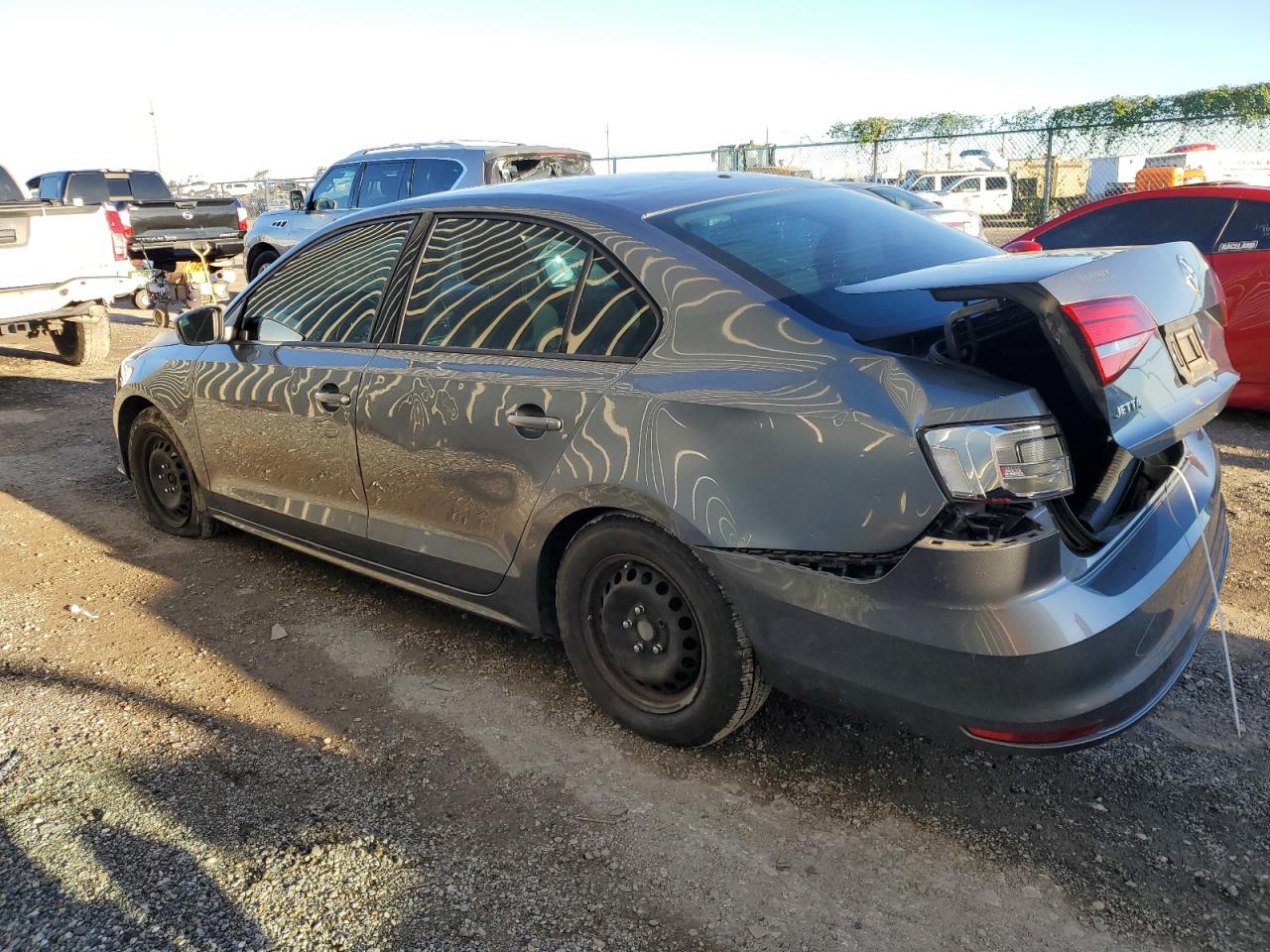 2015 Volkswagen Jetta - Image 2