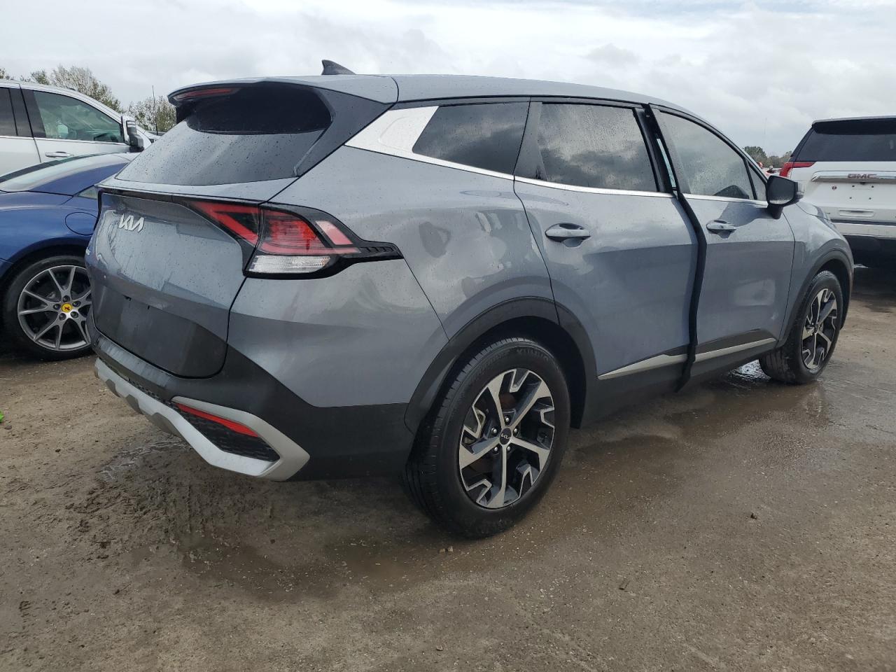 2023 Kia Sportage - Image 3