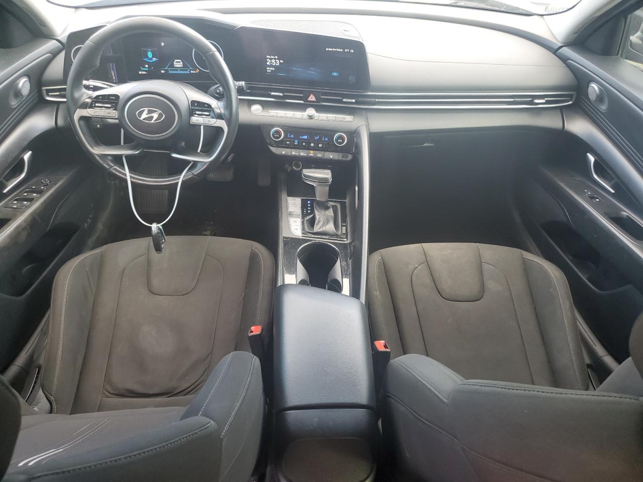 2023 Hyundai Elantra - Image 8