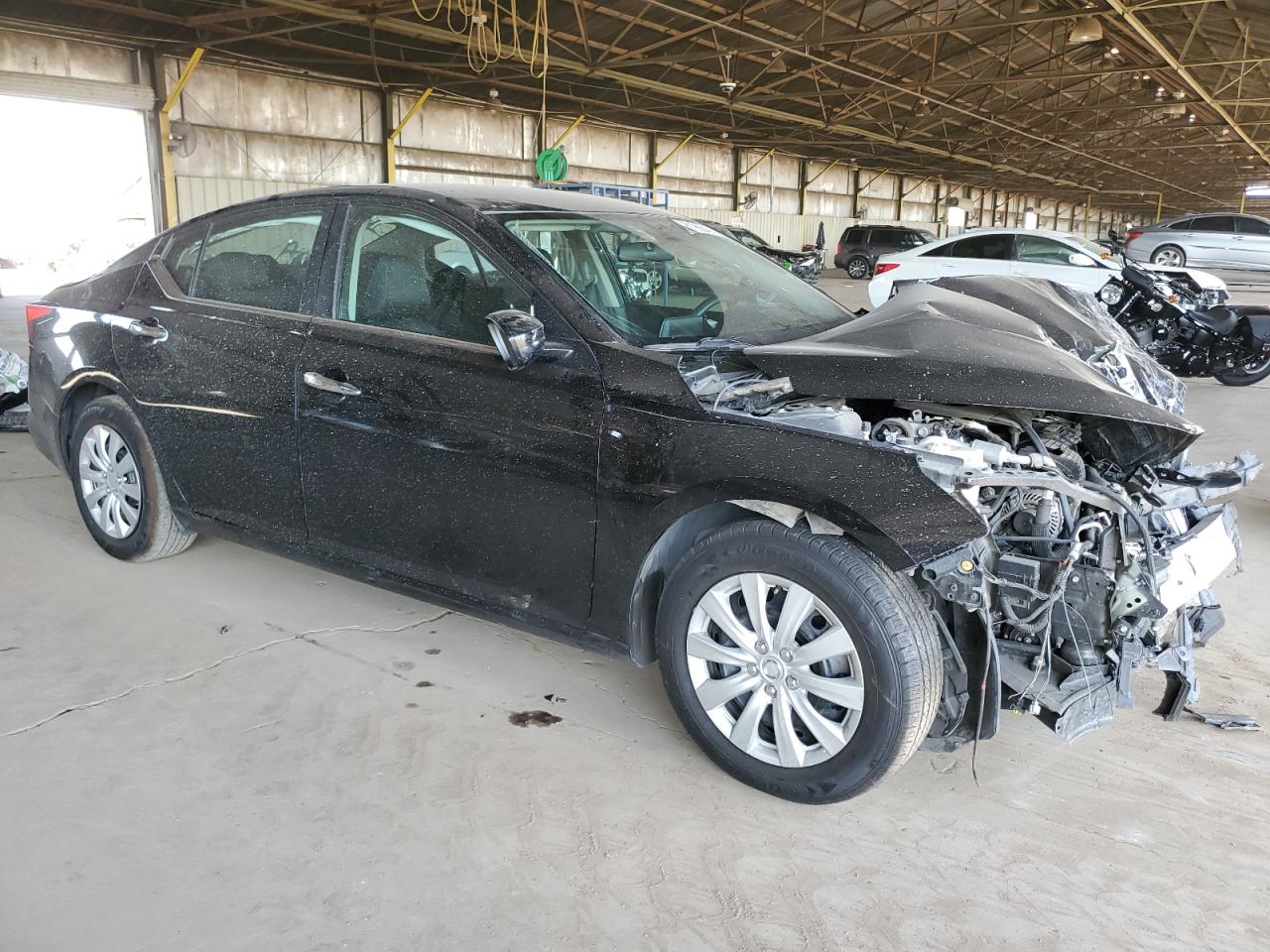 2020 Nissan Altima - Image 4