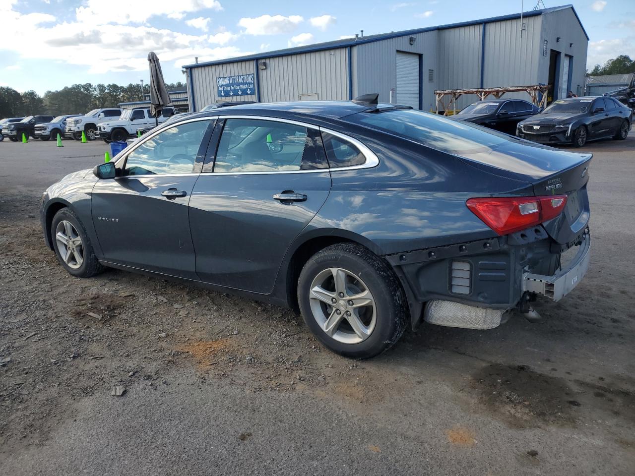 2019 Chevrolet Malibu - Image 2