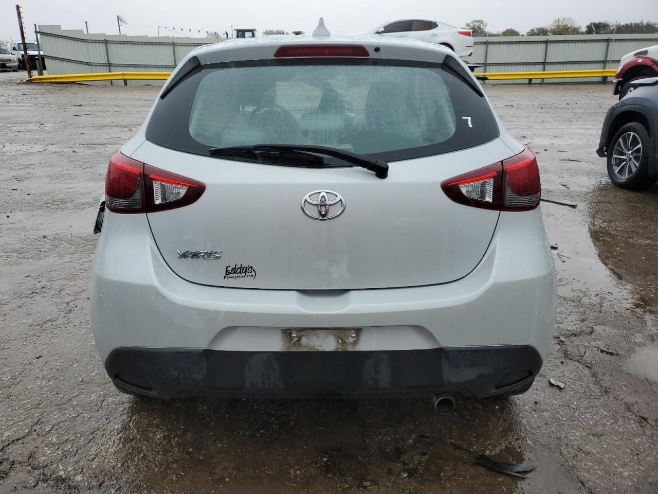 2020 Toyota Yaris Le VIN: 3MYDLBJV0LY701681 Lot: 79959544