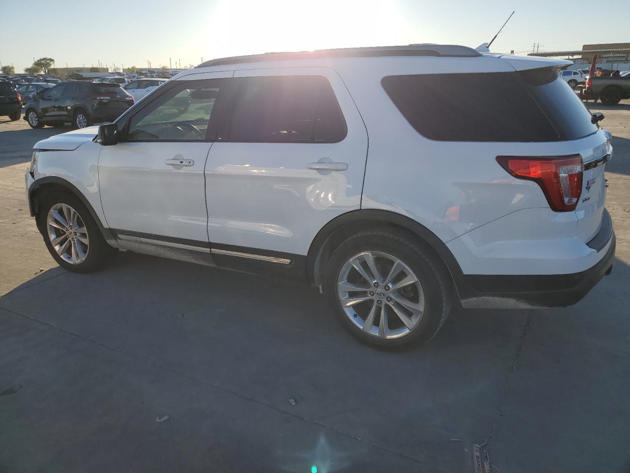 2019 Ford Explorer - Image 2