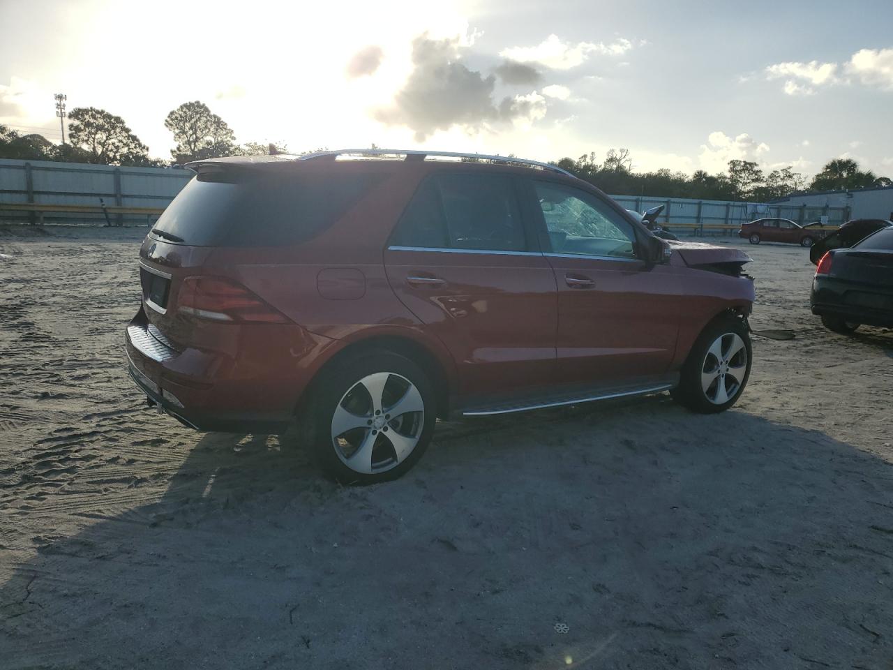 2016 Mercedes-Benz GLE - Image 3
