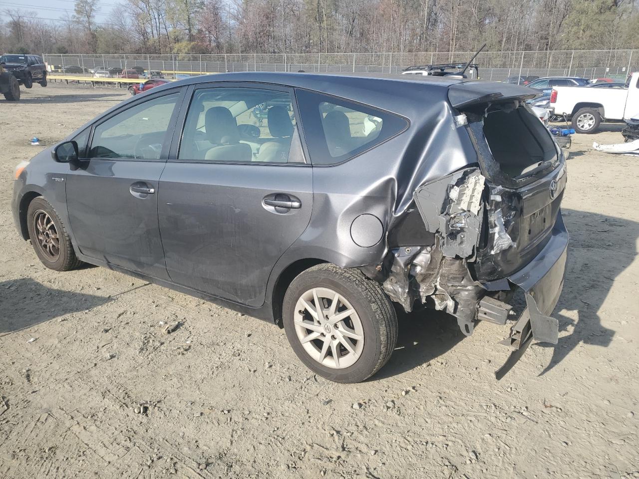 VIN JTDZN3EU3E3335734 2014 TOYOTA PRIUS no.2