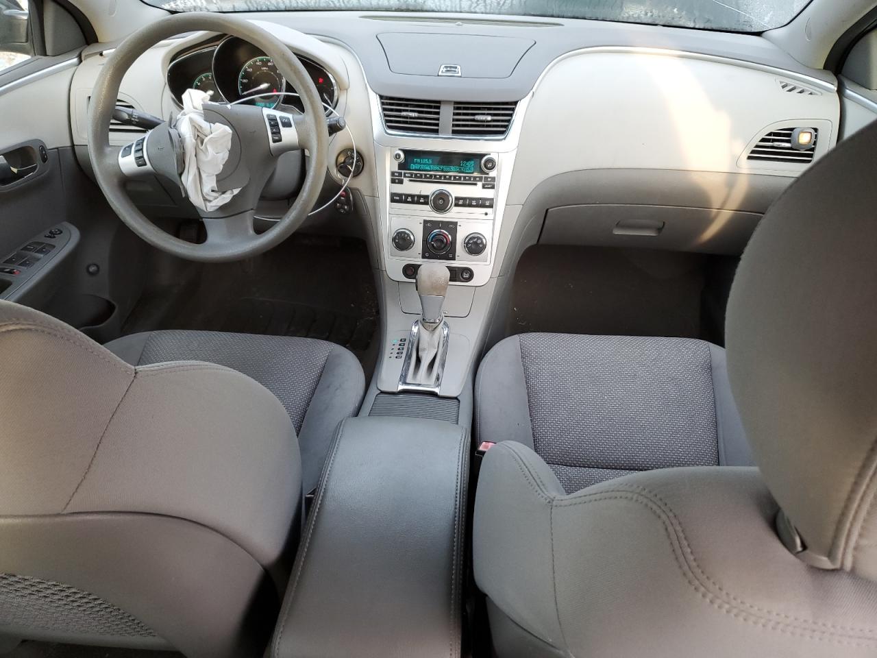 2011 Chevrolet Malibu - Image 8