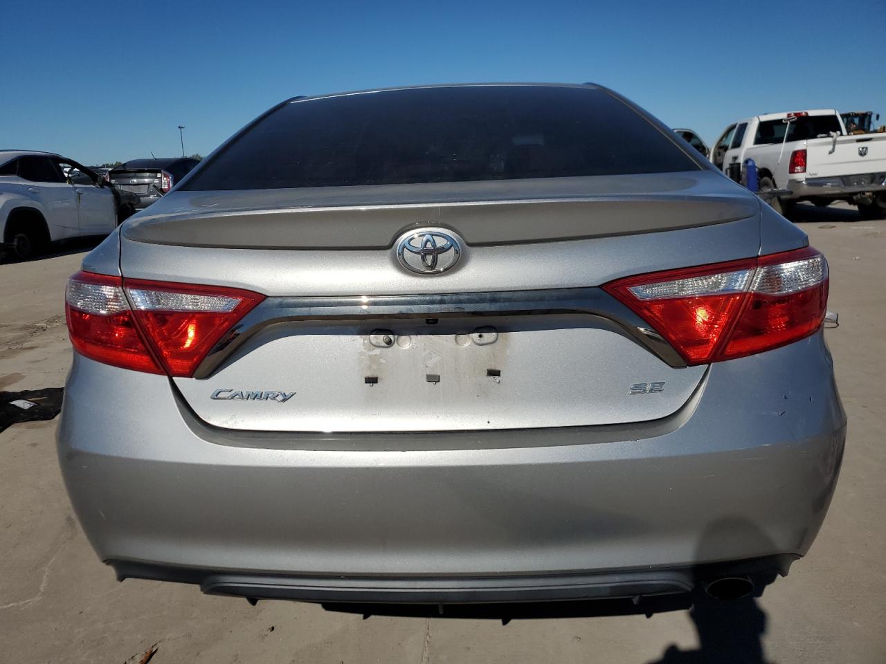 VIN 4T1BF1FK8GU530186 2016 TOYOTA CAMRY no.6