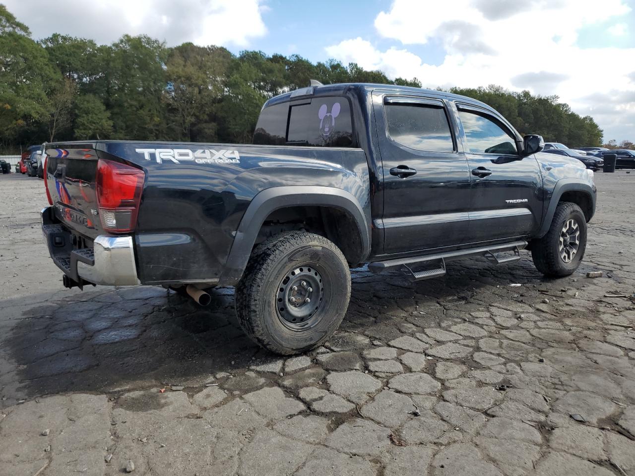 2018 Toyota Tacoma - Image 3