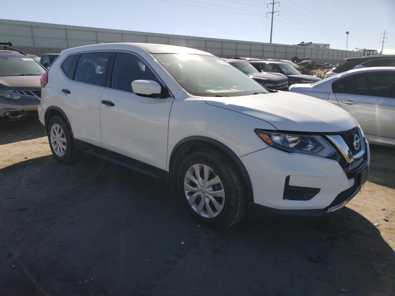 2017 Nissan Rogue - Image 4